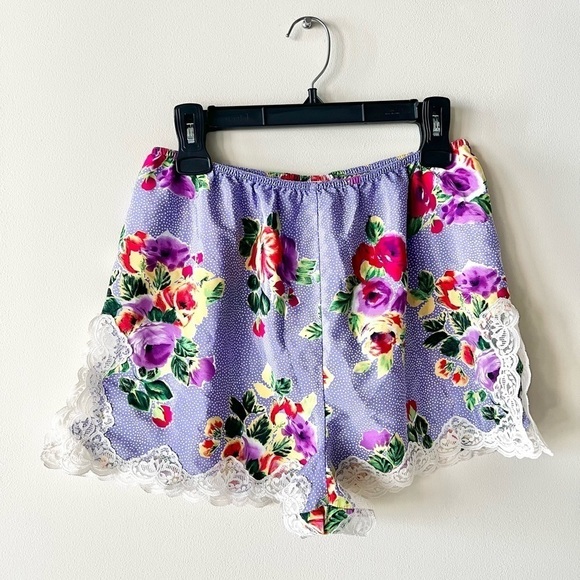 Victoria's Secret Gold Label Floral Lace Shorts Purple Medium - Picture 1 of 8